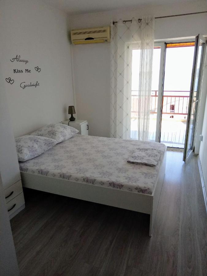 Apartments Flora Криквеница Екстериор снимка